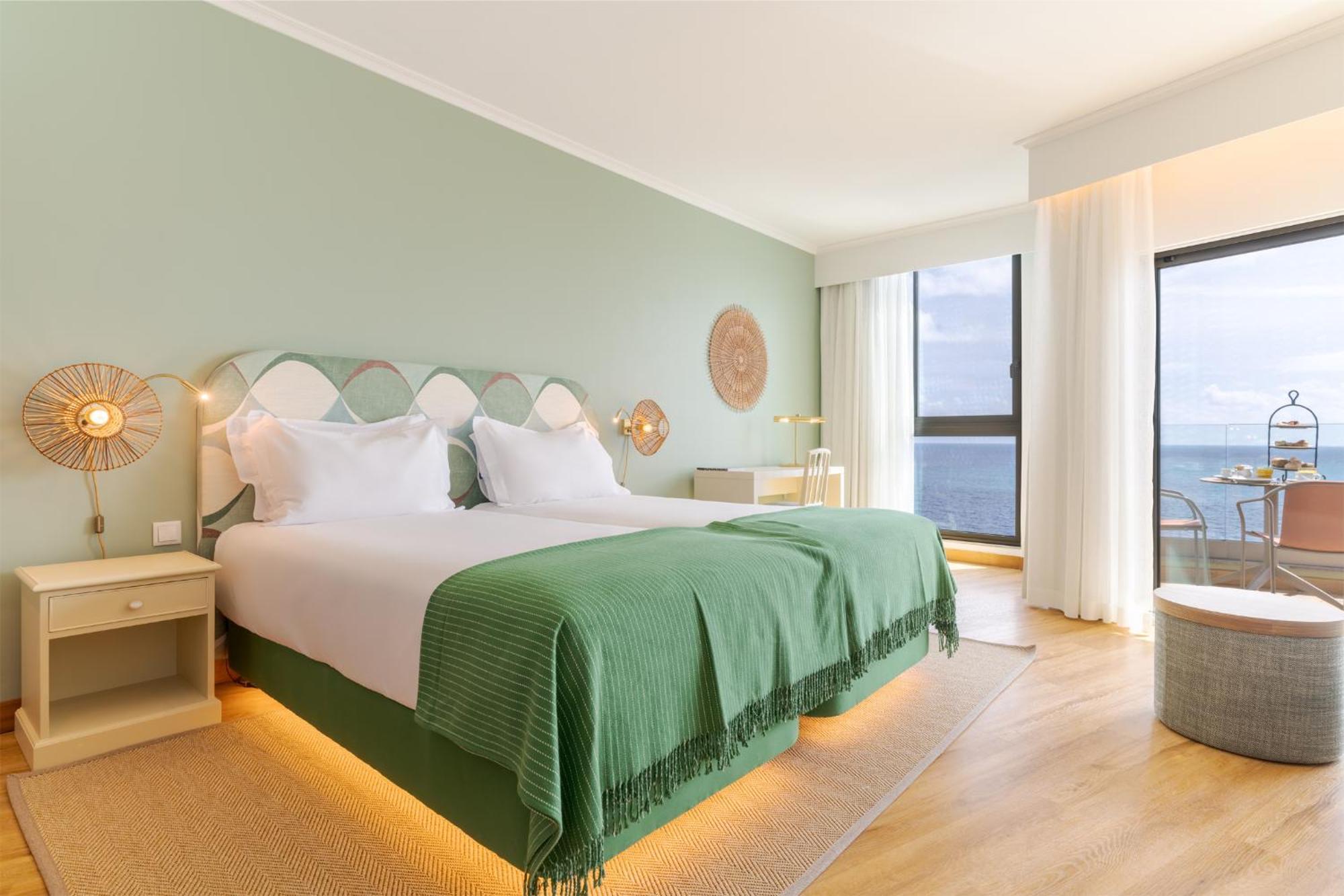 Quarto Triplo Superior com Vista Mar