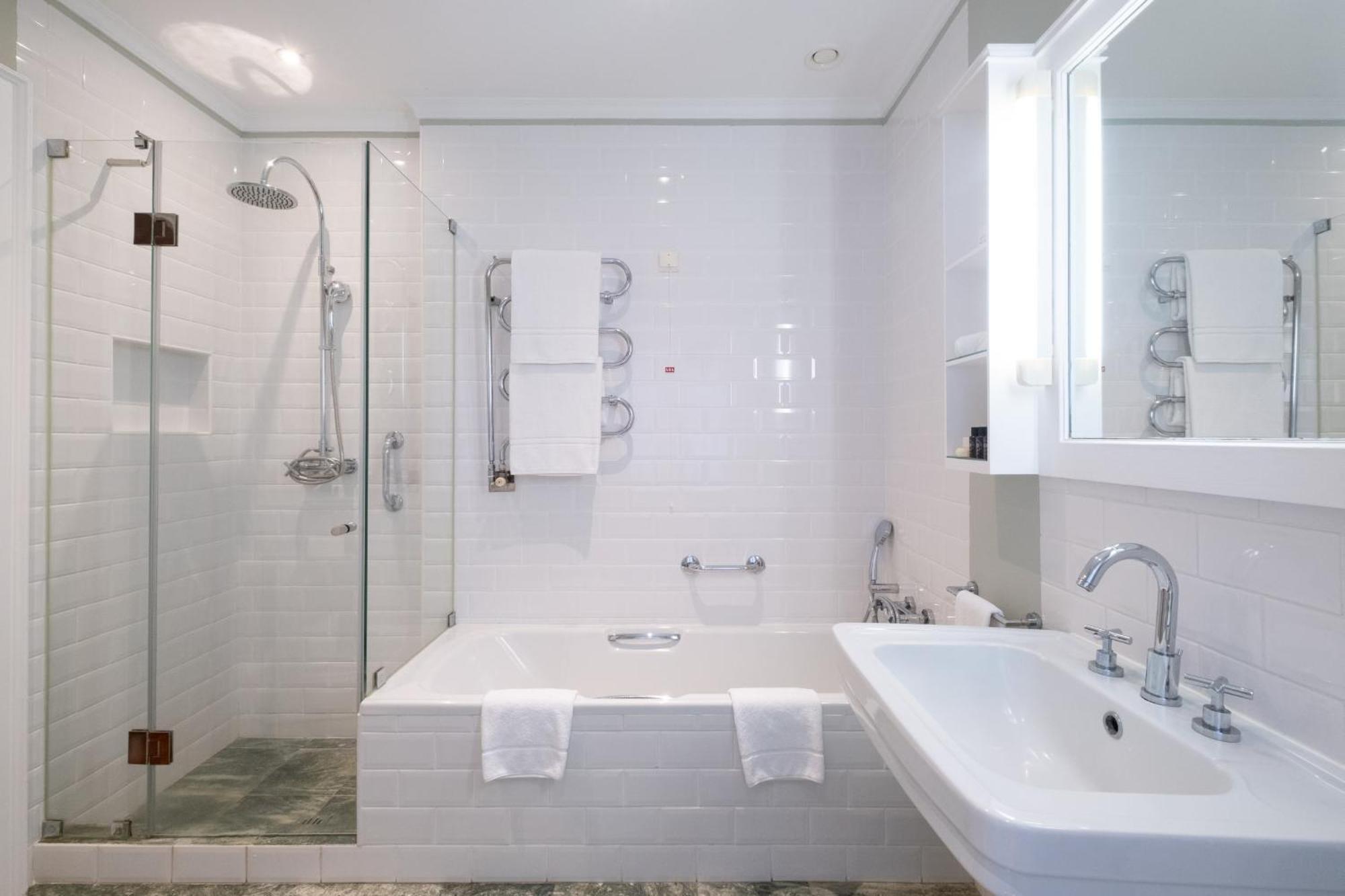 Double or Twin Room Golf Wing