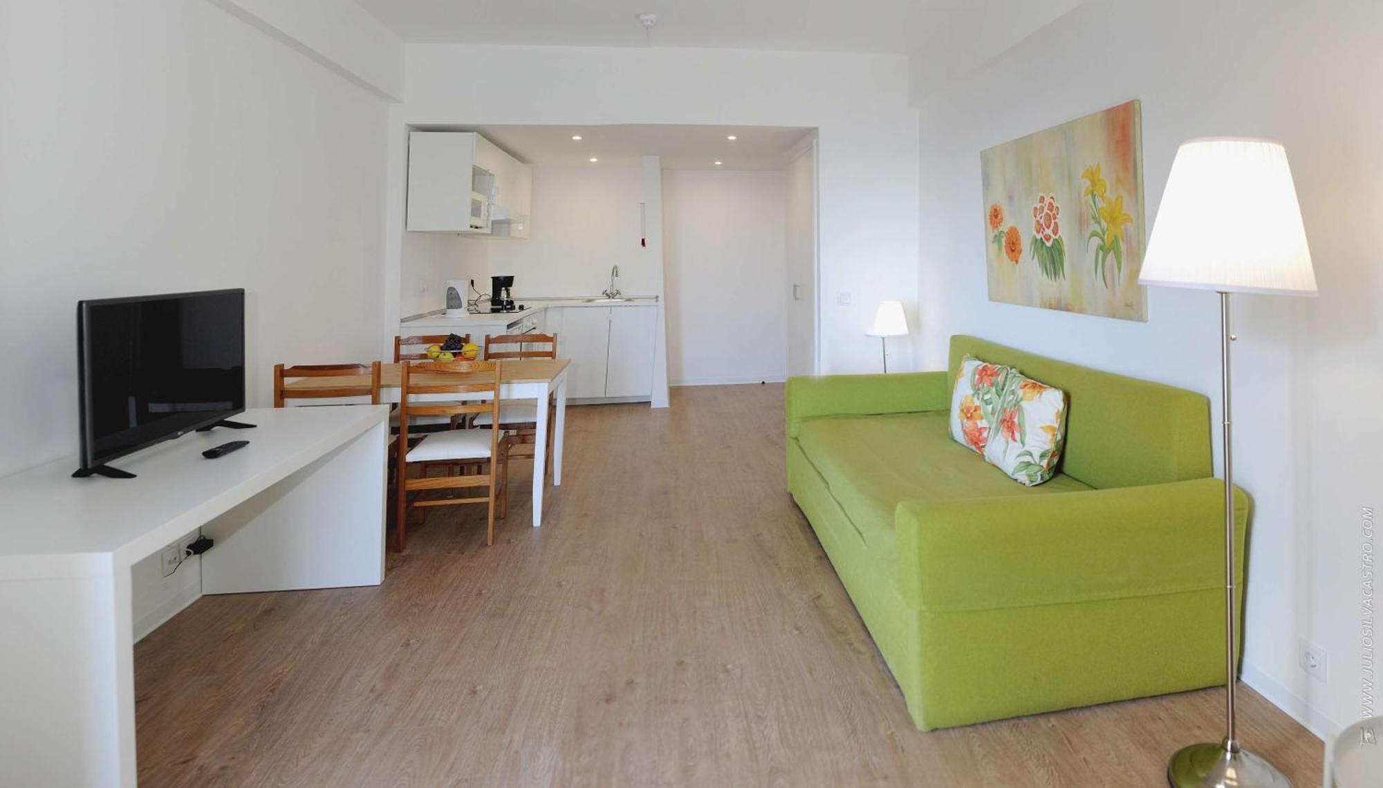 One-Bedroom Apartment,1516433929:JPEG